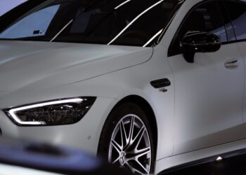 Comment choisir les pneus adaptés aux routes togolaises