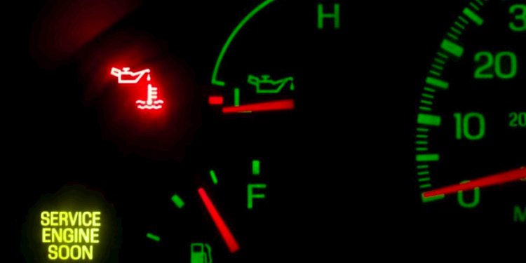 Voyant d’huile allumé après vidange : 7 raisons à surveiller de près !