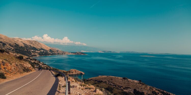 De Lomé à Aného : Une Route Côtière à Travers les Villages de Pêche du Togo