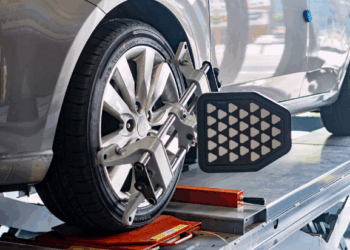 Pourquoi un parallélisme régulier des roues vous fait économiser de l’argent