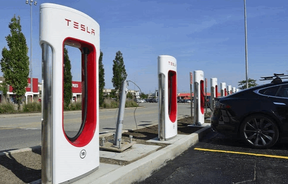 AUTO24.africa & EV24.africa propulsent la mobilité électrique au Togo à l’Africa E-Mobility Week 2025