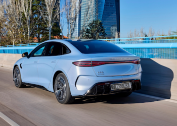 La Stratégie Africaine de BYD : Ce que l&rsquo;Arrivée de la Dolphin et de la Seal Signifie pour la Classe Moyenne Togolaise