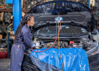 Top 10 Conseils Simples d&rsquo;Entretien Auto pour Affronter la Poussière des Routes de Lomé au Togo