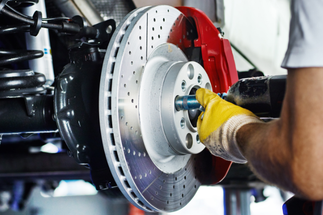 Entretien des Freins : Les Conseils Essentiels pour Survivre aux Routes Cahoteuses du Togo