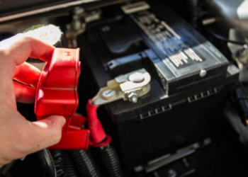 Batterie auto au Togo : entretien et gestion de la chaleur