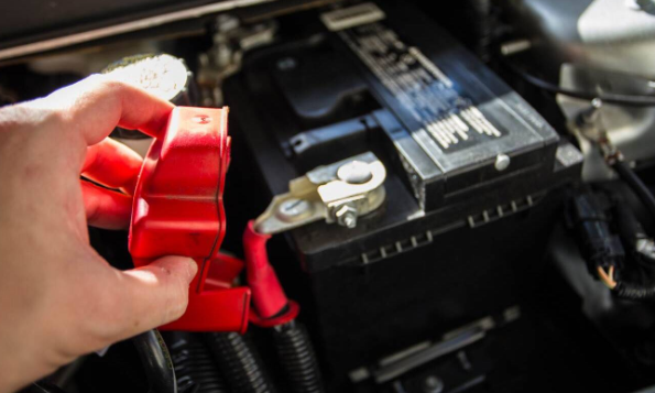 Batterie auto au Togo : entretien et gestion de la chaleur