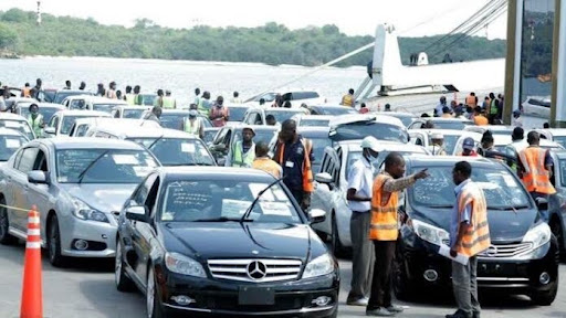 Naviguer dans les réalités de l&rsquo;importation de voitures d&rsquo;occasion via Lomé